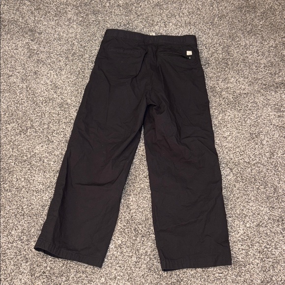 Vuori Women's Ripstop Pants in charcoal - Picture 6 of 6